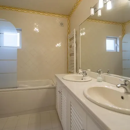 Carolina Villa *
